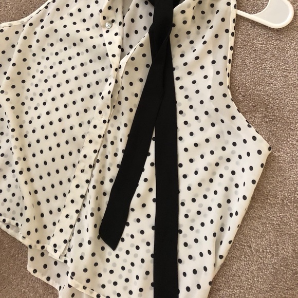 Polka dot sleeveless blouse - Picture 6 of 6